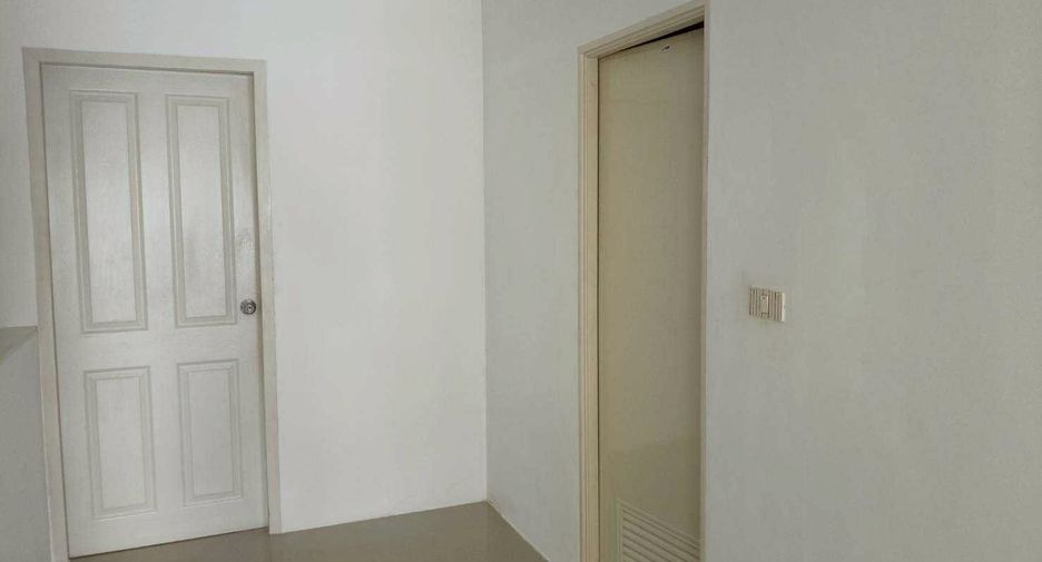 For sale 4 bedrooms townhouse in Phra Samut Chedi, Samut Prakan