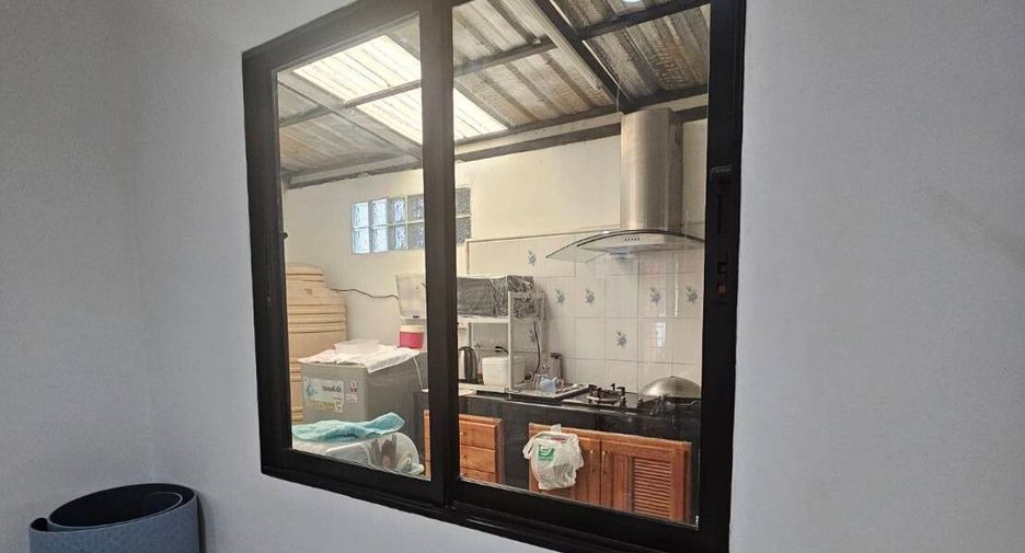 For sale 4 bedrooms townhouse in Phra Samut Chedi, Samut Prakan