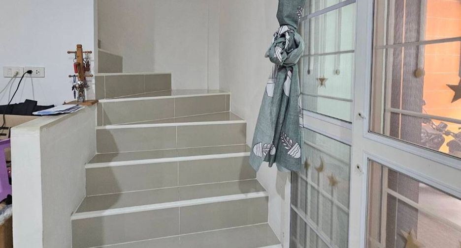 For sale 4 bedrooms townhouse in Phra Samut Chedi, Samut Prakan