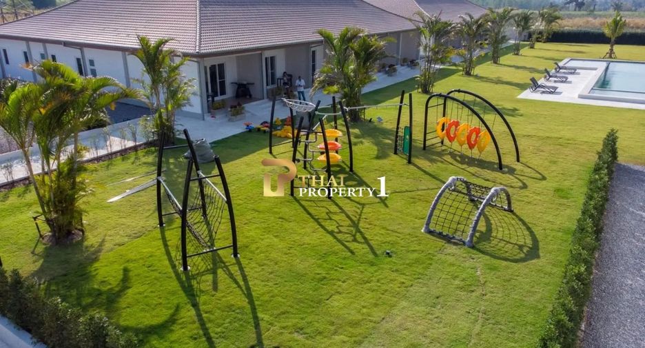 For sale 3 bedrooms villa in Hua Hin, Prachuap Khiri Khan