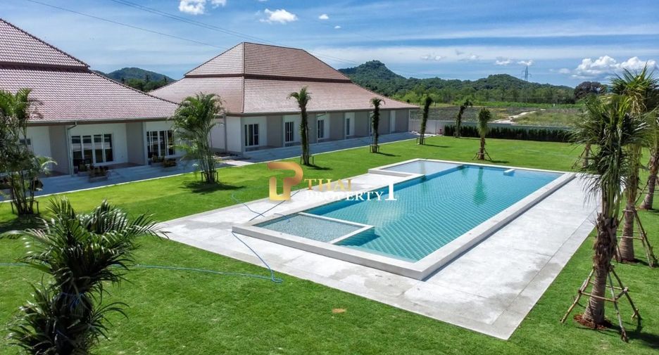 For sale 3 bedrooms villa in Hua Hin, Prachuap Khiri Khan