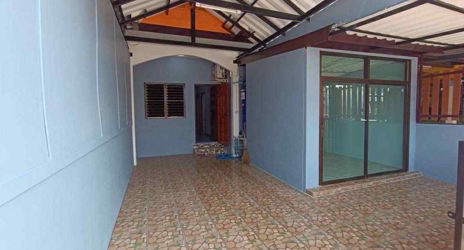 For rent and for sale 3 bedrooms townhouse in Si Racha, Chonburi