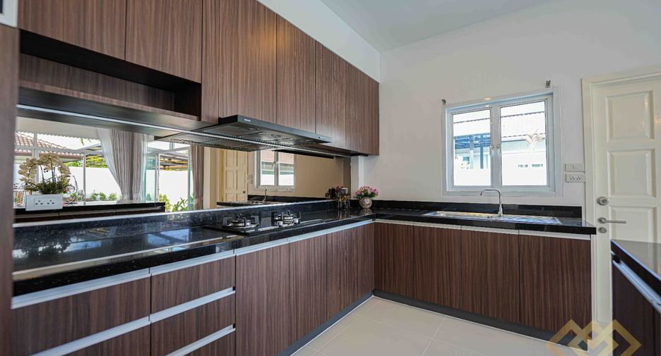 Haus zum Kauf mit 3 Zimmer in Bang Lamung, Chonburi