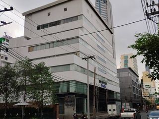 À vendre bureau à Bang Rak, Bangkok