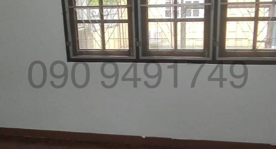 For rent 2 bedrooms townhouse in Bang Na, Bangkok
