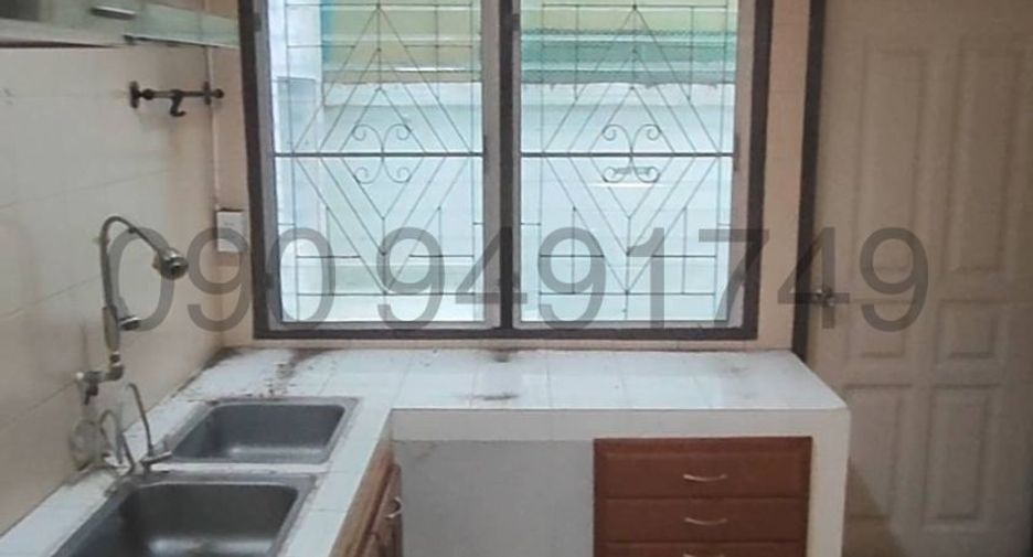 For rent 2 bedrooms townhouse in Bang Na, Bangkok
