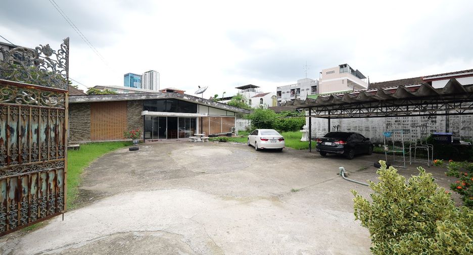 Grundstück zum Kauf in Watthana, Bangkok