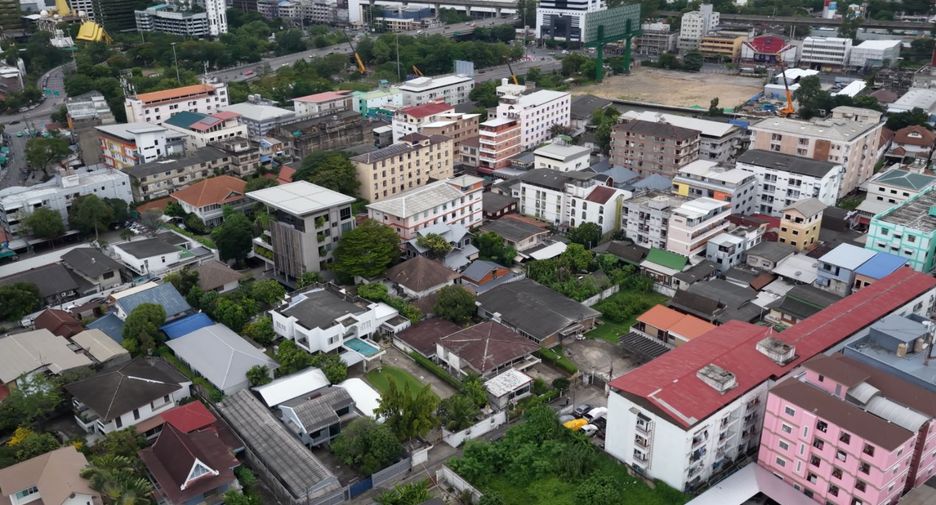 Grundstück zum Kauf in Watthana, Bangkok