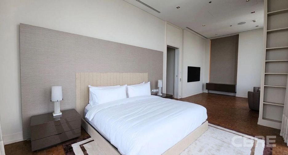 For sale 4 bedrooms condo in Sathon, Bangkok