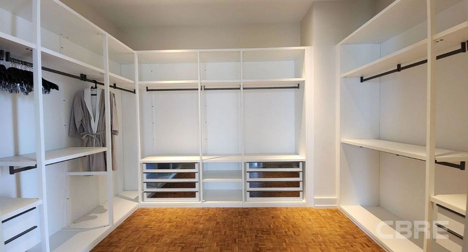 For sale 4 bedrooms condo in Sathon, Bangkok