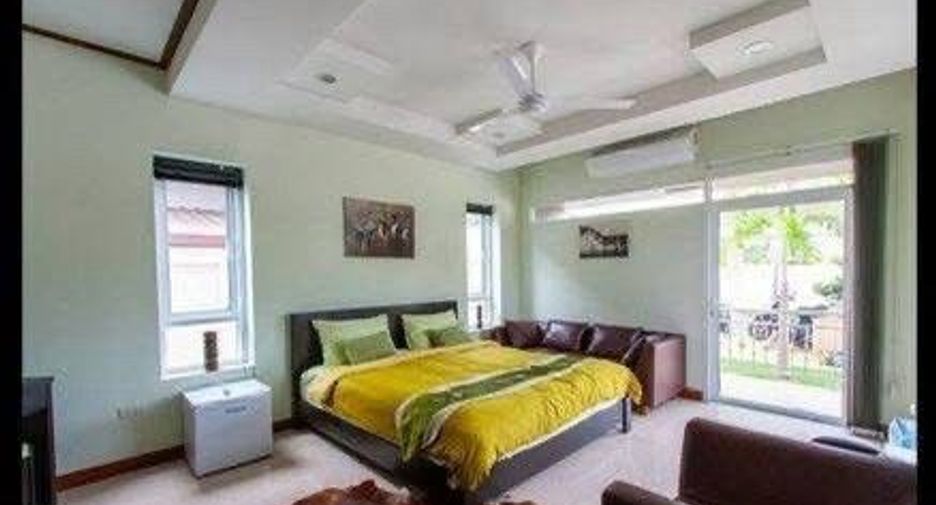 For sale 4 bedrooms house in Sattahip, Chonburi