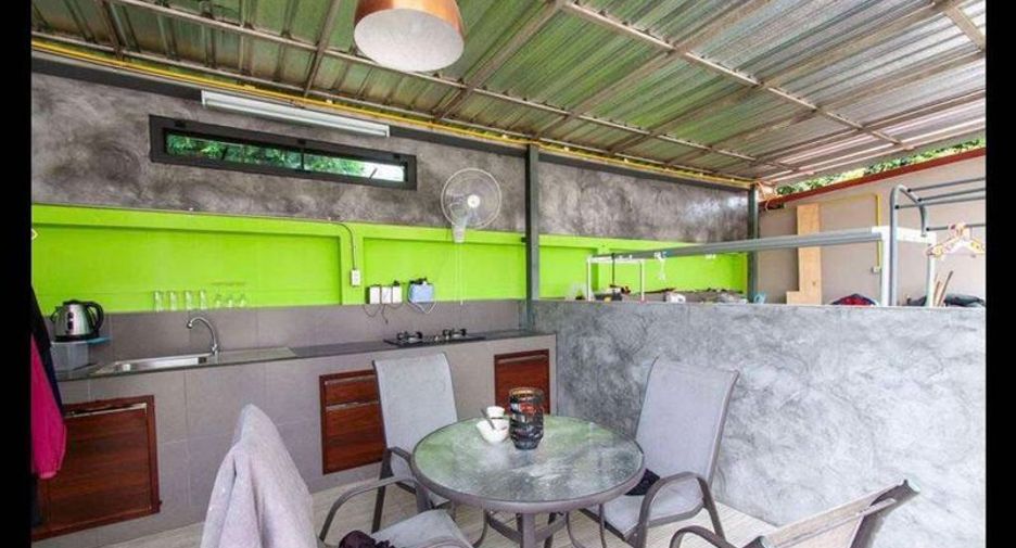 For sale 4 bedrooms house in Sattahip, Chonburi