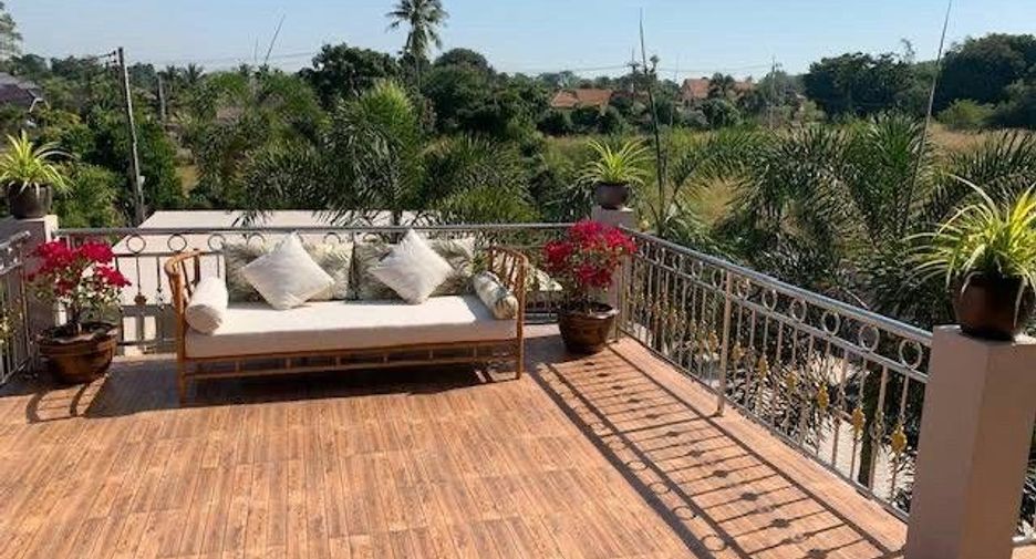 For sale 4 bedrooms house in Sattahip, Chonburi