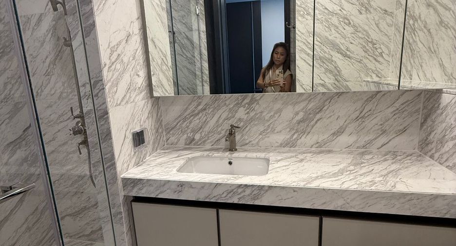 For sale 2 bedrooms condo in Khlong Toei, Bangkok