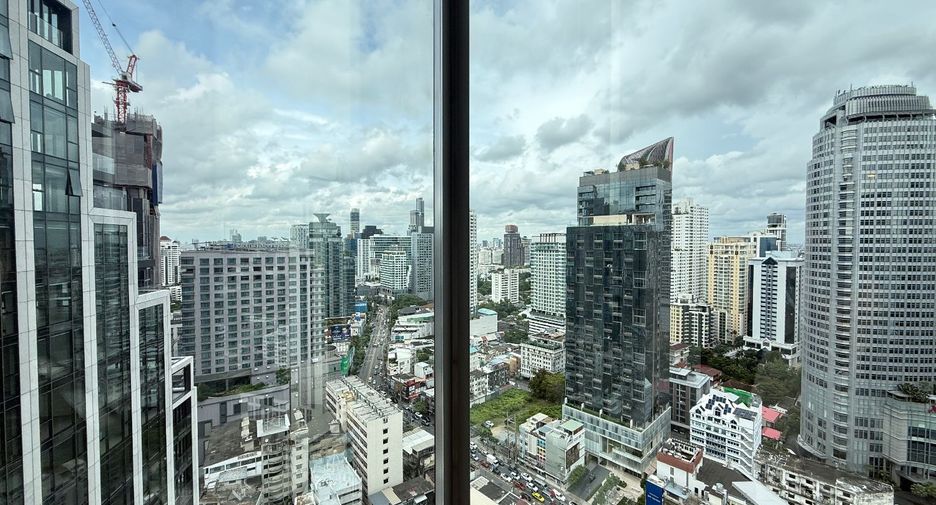 For sale 2 bedrooms condo in Khlong Toei, Bangkok