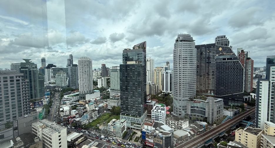 For sale 2 bedrooms condo in Khlong Toei, Bangkok