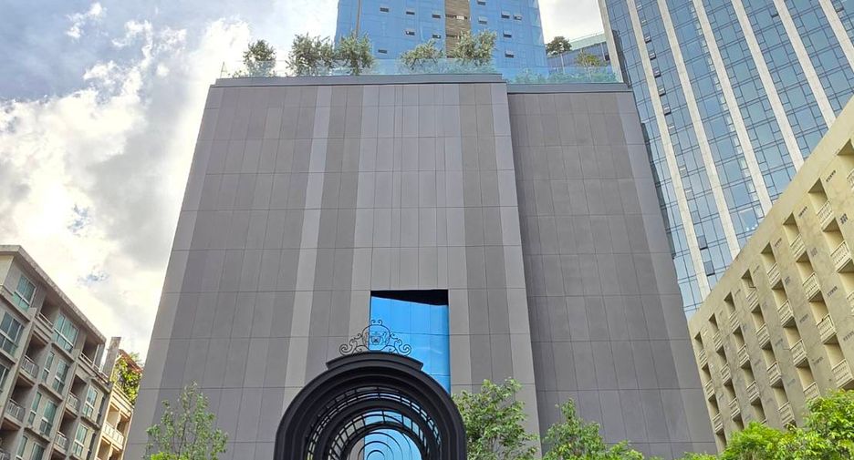 For sale 2 bedrooms condo in Khlong Toei, Bangkok