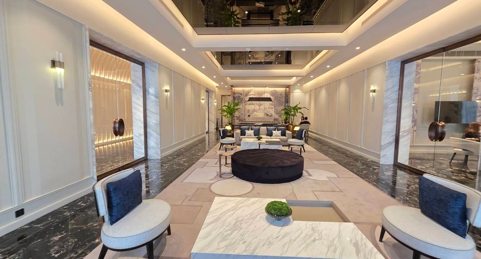 For sale 2 bedrooms condo in Khlong Toei, Bangkok