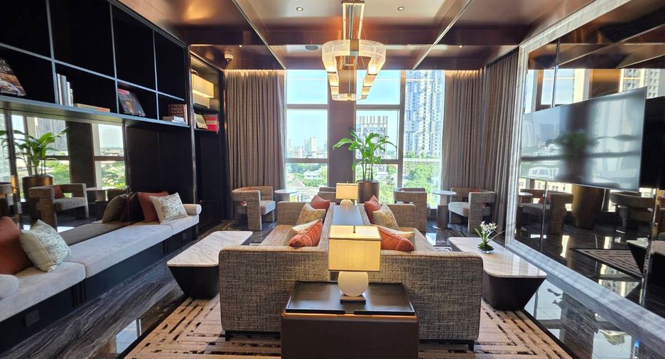 For sale 2 bedrooms condo in Khlong Toei, Bangkok