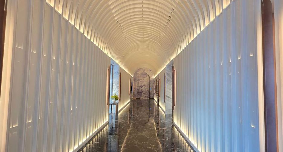 For sale 2 bedrooms condo in Khlong Toei, Bangkok