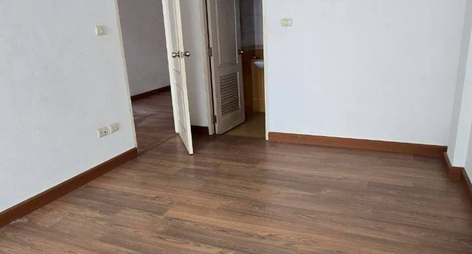 For sale 5 bedrooms retail Space in Prawet, Bangkok