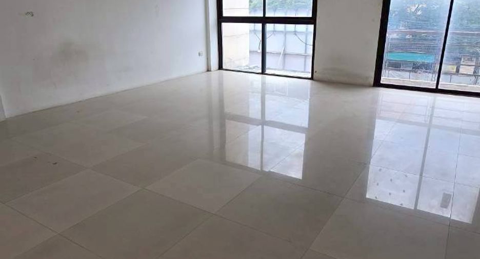 For sale 5 bedrooms retail Space in Prawet, Bangkok