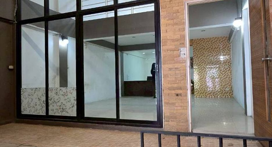 For sale 5 bedrooms retail Space in Prawet, Bangkok