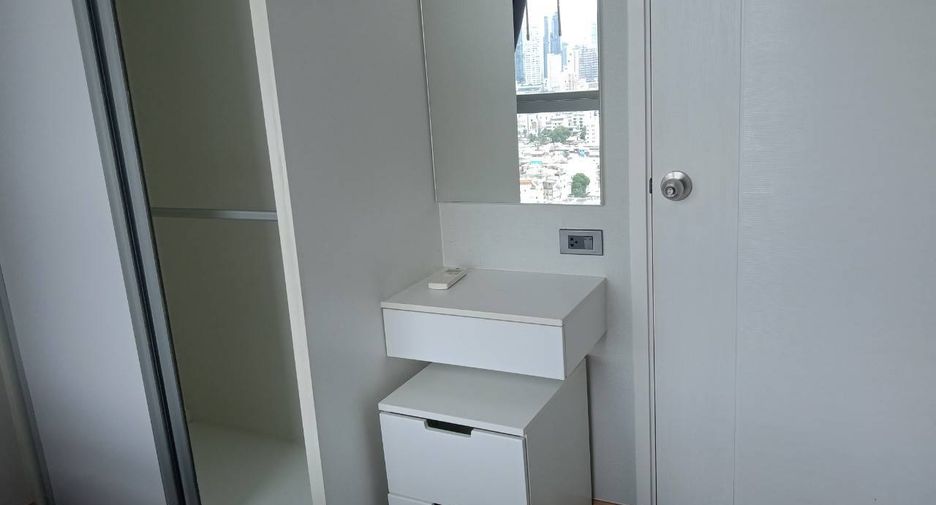 Condo en alquiler de 2 habitaciones en Yan Nawa, Bangkok