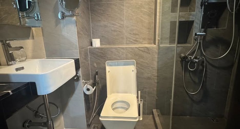 For sale 1 bed condo in Yan Nawa, Bangkok