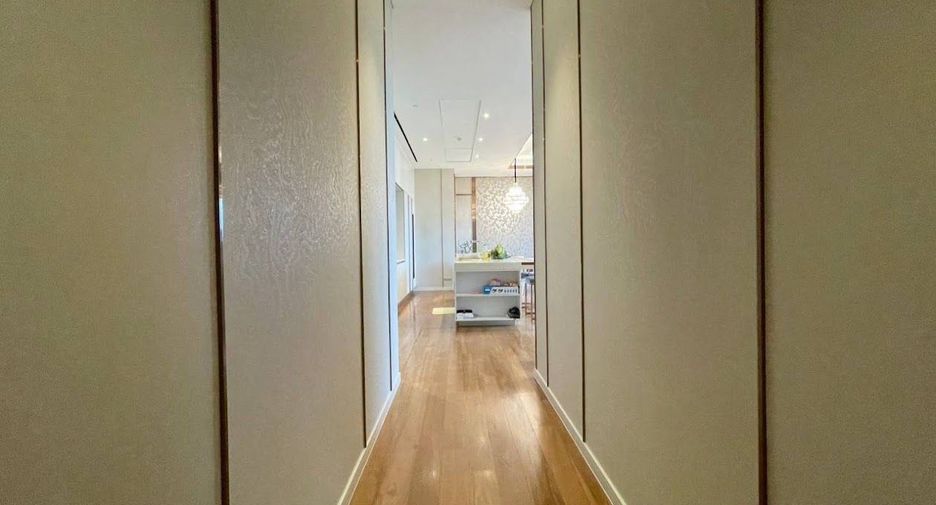 For sale 3 bedrooms condo in Pathum Wan, Bangkok