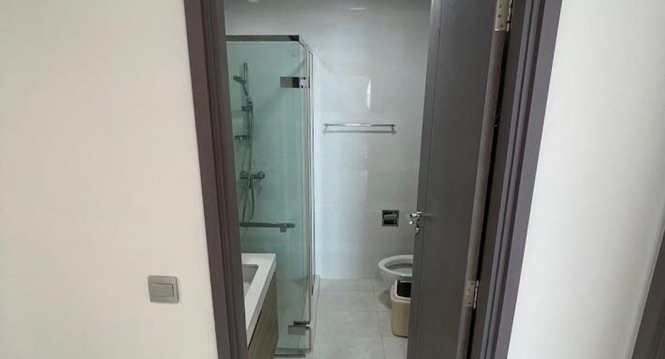 For sale 2 bedrooms condo in Khlong Toei, Bangkok