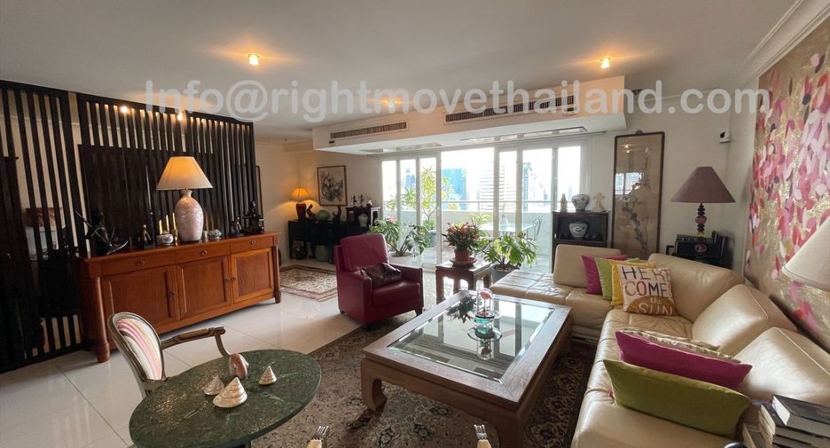 For sale 3 bedrooms condo in Watthana, Bangkok