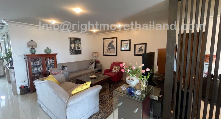 For sale 3 bedrooms condo in Watthana, Bangkok