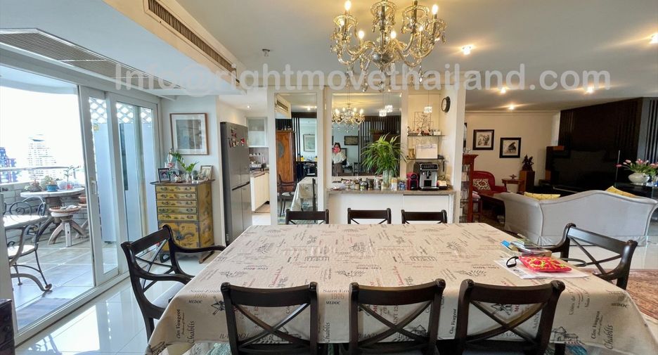 For sale 3 bedrooms condo in Watthana, Bangkok