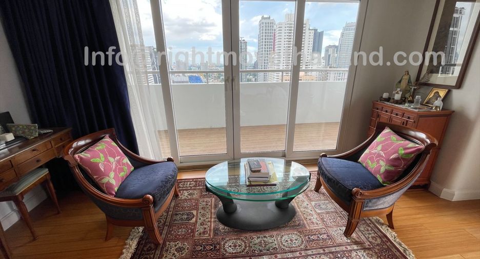 For sale 3 bedrooms condo in Watthana, Bangkok