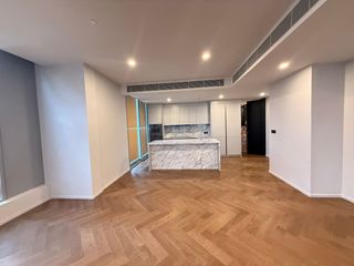 For sale 4 bedrooms condo in Khlong Toei, Bangkok
