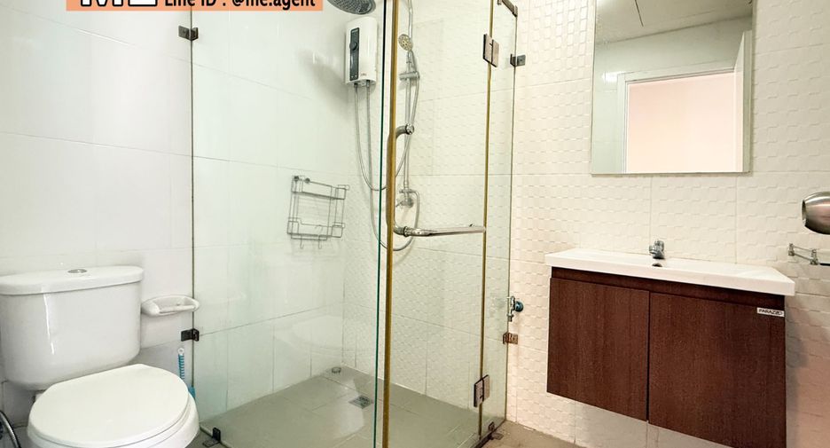 For sale 4 bedrooms townhouse in Suan Luang, Bangkok