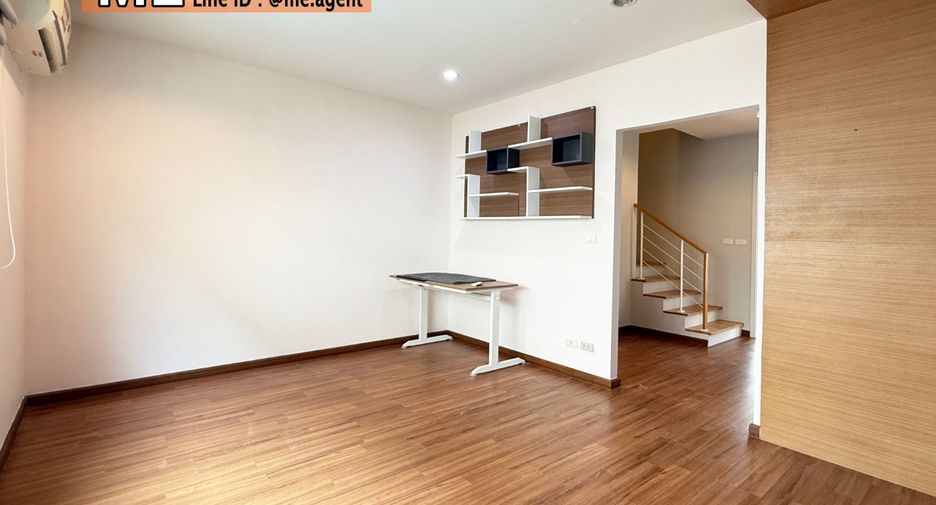 For sale 4 bedrooms townhouse in Suan Luang, Bangkok