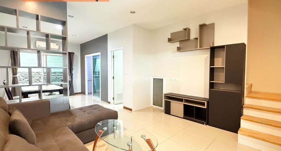 For sale 4 bedrooms townhouse in Suan Luang, Bangkok