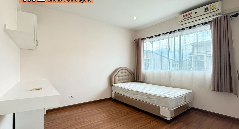 For sale 4 bedrooms townhouse in Suan Luang, Bangkok