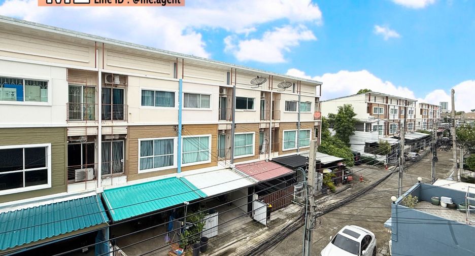 For sale 4 bedrooms townhouse in Suan Luang, Bangkok