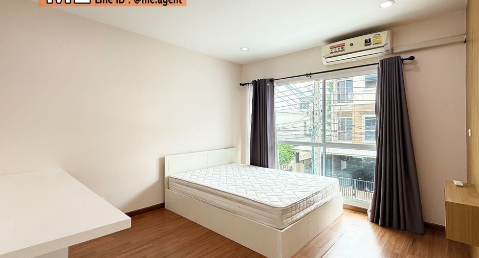 For sale 4 bedrooms townhouse in Suan Luang, Bangkok