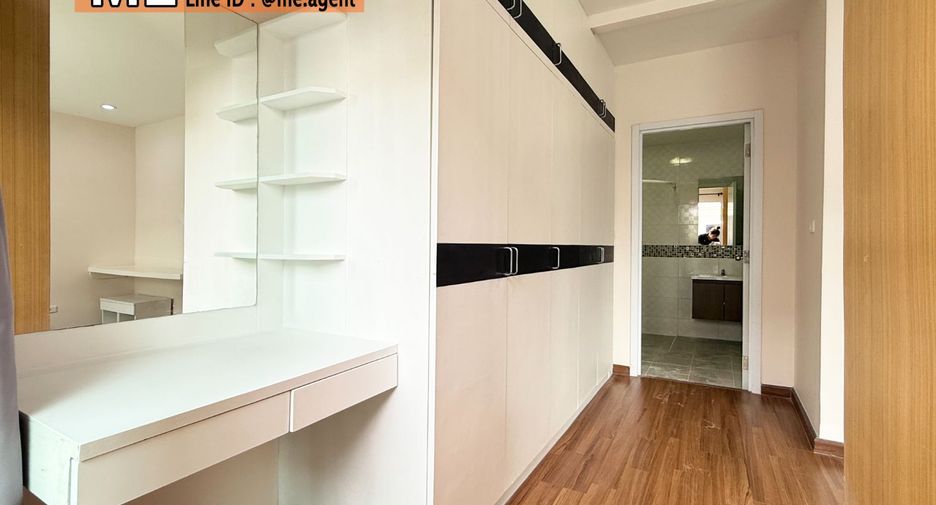 For sale 4 bedrooms townhouse in Suan Luang, Bangkok