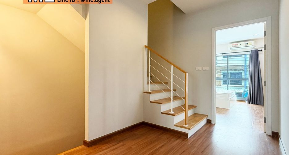 For sale 4 bedrooms townhouse in Suan Luang, Bangkok