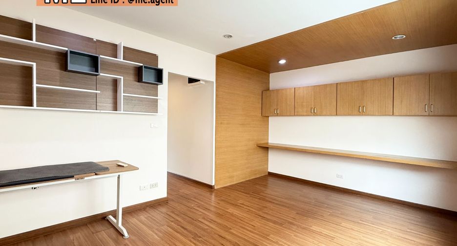 For sale 4 bedrooms townhouse in Suan Luang, Bangkok