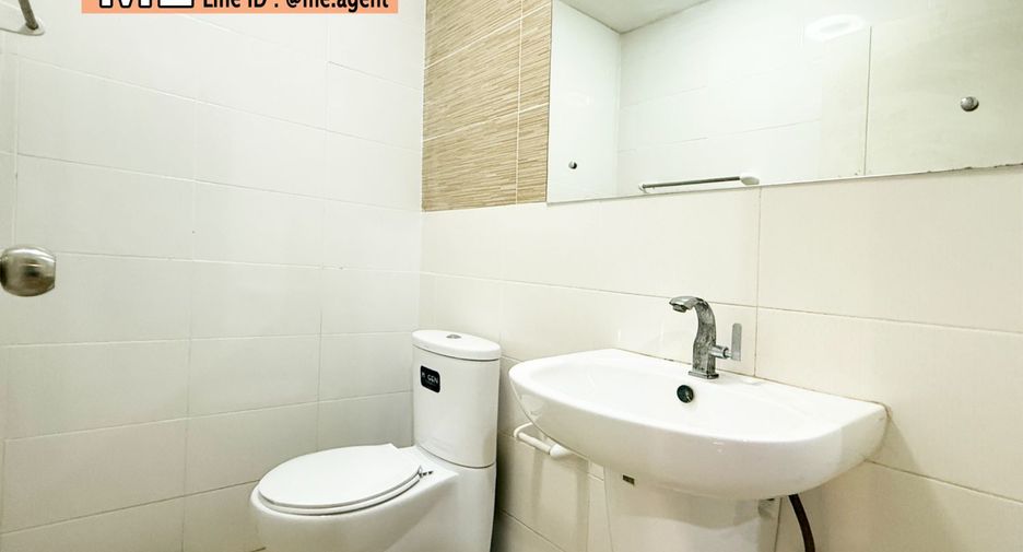 For sale 4 bedrooms townhouse in Suan Luang, Bangkok