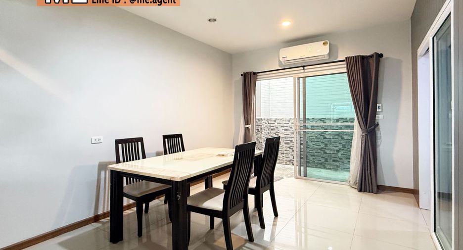 For sale 4 bedrooms townhouse in Suan Luang, Bangkok
