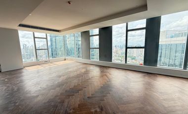 For sale 5 ベッドルーム condo in Khlong Toei, Bangkok