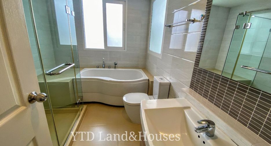 For rent 4 bedrooms house in Prawet, Bangkok