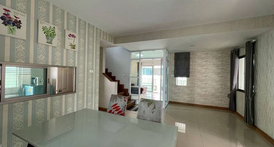 For rent and for sale 3 bedrooms house in Si Racha, Chonburi
